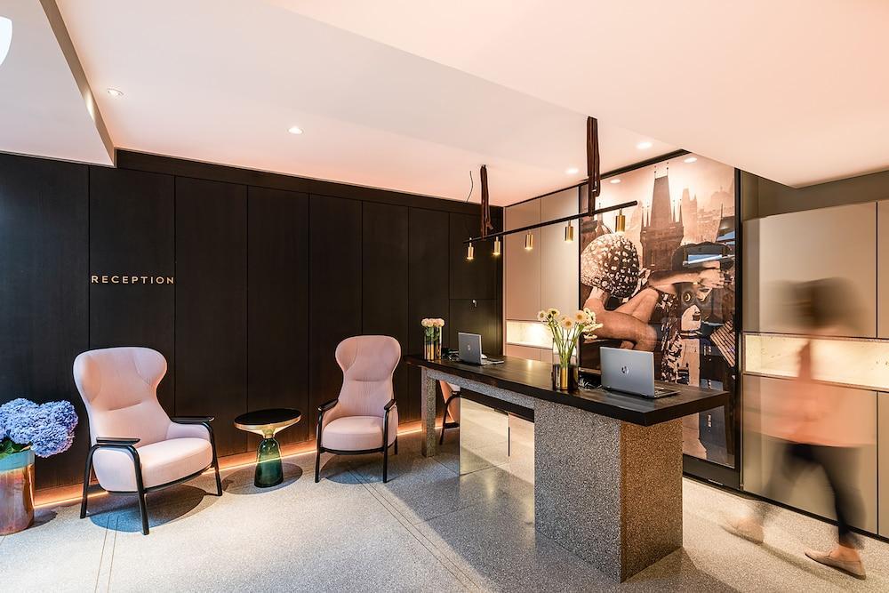 Maximilian Hotel Прага Екстериор снимка